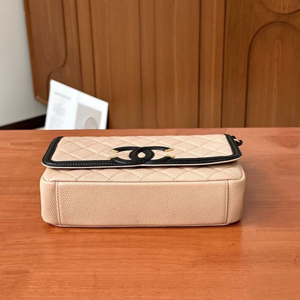 Chanel Women Pre-Loved Bag Very Good Condition - Picture 6 of 6